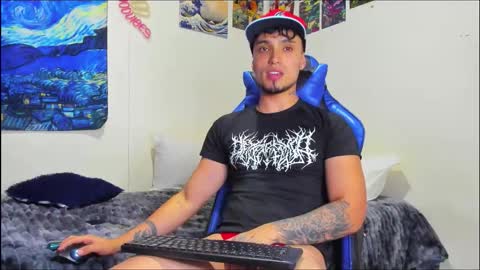 Snapshot of salvatore_dereck chatting on 10.04.25 online show from 10.04.25