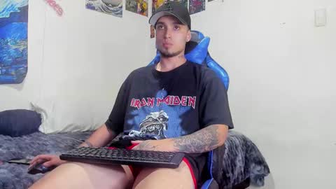 Snapshot of salvatore_dereck chatting on 10.17.25 online show from 10.17.25