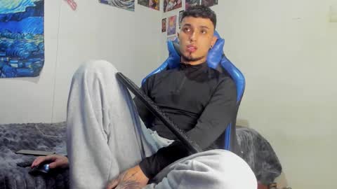 Snapshot of salvatore_dereck chatting on 11.19.25 online show from 11.19.25