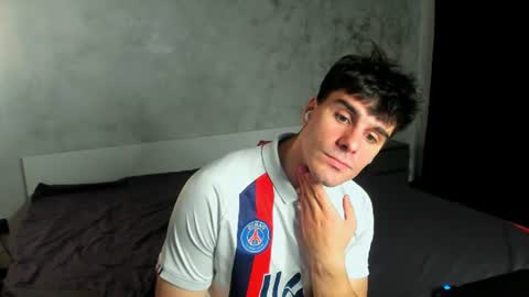 Snapshot of sam_huston18 chatting on 06.18.26 BACK IN 2 WEEKS online show from 06.18.26