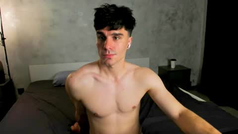 Snapshot of sam_huston18 chatting on 07.13.26 BACK IN 2 WEEKS online show from 07.13.26