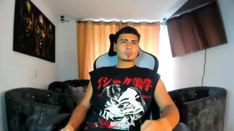 Snapshot of sam_knight_ chatting on 01.10.26 SAM online show from 01.10.26