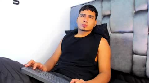 Snapshot of sam_knight_ chatting on 01.14.26 SAM online show from 01.14.26