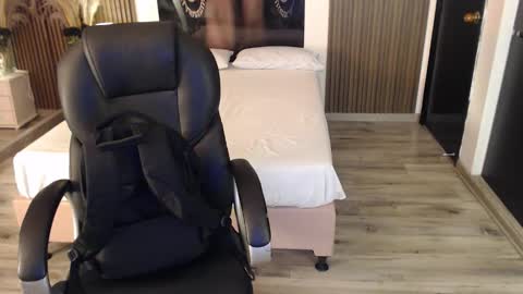 SAM MANSON online show from 09.17.25