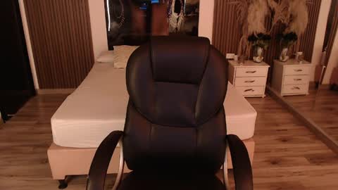 SAM MANSON online show from 04.07.26