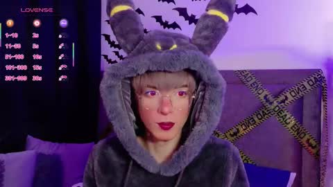 Snapshot of sam_russo chatting on 11.01.25 Sam online show from 11.01.25