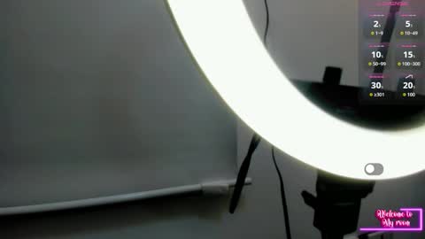 Snapshot of samanta__milk chatting on 10.31.25 samanta__milk online show from 10.31.25