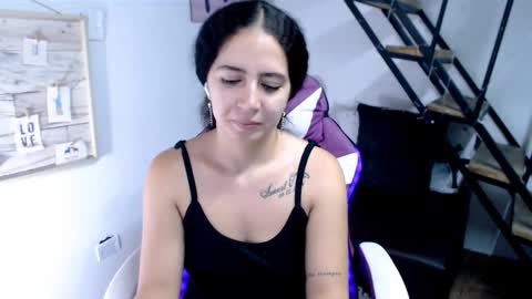 Snapshot of samantha2girl chatting on 09.27.25 samantha online show from 09.27.25