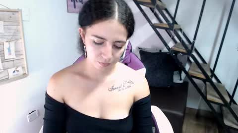 Snapshot of samantha2girl chatting on 10.08.25 samantha online show from 10.08.25