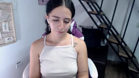 Snapshot of samantha2girl chatting on 10.11.25 samantha online show from 10.11.25