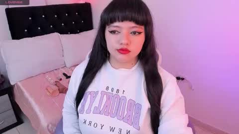 Snapshot of samantha__g chatting on 10.01.25 Sam online show from 10.01.25