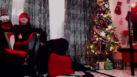 Snapshot of samantha_abrill chatting on 12.10.24 Samantha and Victor online show from 12.10.24