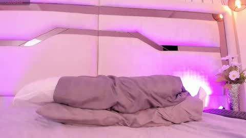 Snapshot of samantha_beckham chatting on 02.17.25 Samantha Beckham online show from 02.17.25