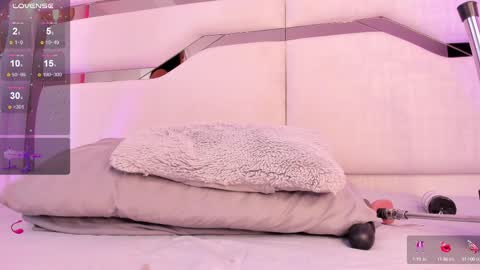 Snapshot of samantha_beckham chatting on 02.28.25 Samantha Beckham online show from 02.28.25