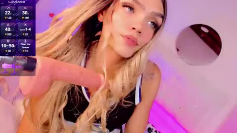 Snapshot of samantha_duke66 chatting on 12.30.24 samantha_duke66 online show from 12.30.24