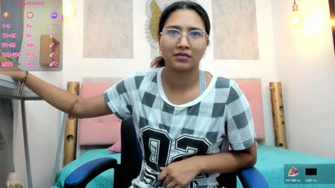 Snapshot of samantha_fox8 chatting on 11.17.25 online show from 11.17.25