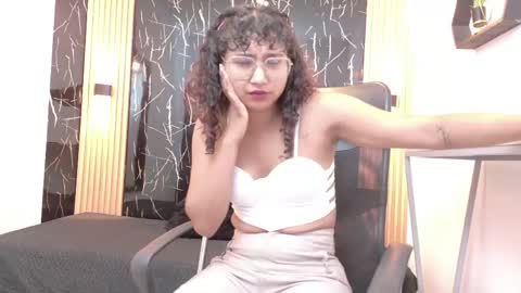 Snapshot of samantha_fox8 chatting on 06.03.26 online show from 06.03.26