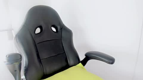 Snapshot of samantha_larusso_ chatting on 12.01.24 Andy online show from 12.01.24