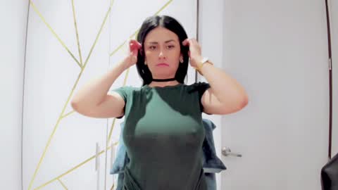 Snapshot of samantha_larusso_ chatting on 01.12.25 Andy online show from 01.12.25