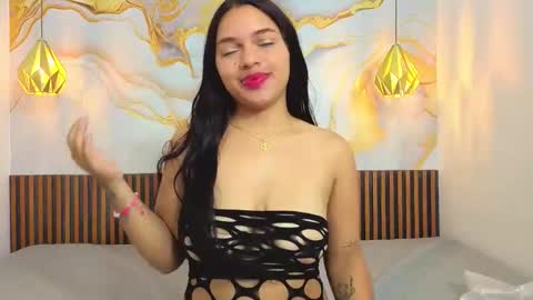 Snapshot of samantha_lopez2 chatting on 05.11.26 samantha_lopez2 online show from 05.11.26