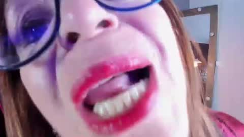 Snapshot of samantha_mature56 chatting on 09.29.25 Sam online show from 09.29.25