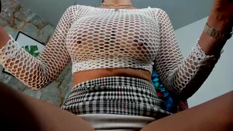 Snapshot of samantha_milfs chatting on 01.03.25 samantha_milfs online show from 01.03.25