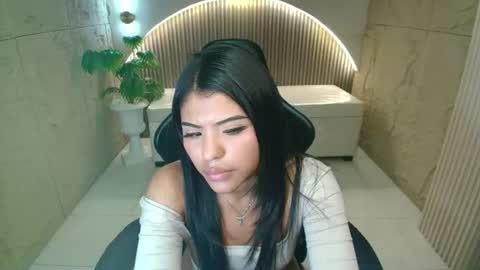 Snapshot of samantha_r__ chatting on 07.13.26 Sam online show from 07.13.26