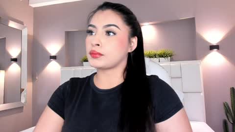 Snapshot of samanthaa_22_ chatting on 01.16.25 Samanthaa online show from 01.16.25