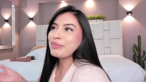 Snapshot of samanthaa_22_ chatting on 01.26.25 Samanthaa online show from 01.26.25