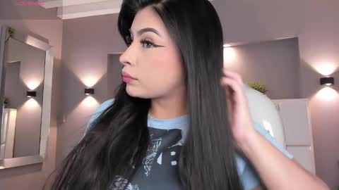 Snapshot of samanthaa_22_ chatting on 01.29.25 Samanthaa online show from 01.29.25