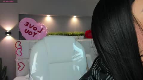 Snapshot of samanthaa_22_ chatting on 02.15.25 Samanthaa online show from 02.15.25