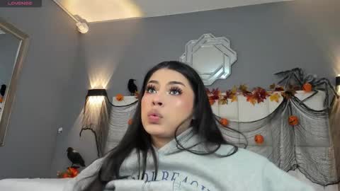 Snapshot of samanthaa_22_ chatting on 10.21.25 Samanthaa online show from 10.21.25