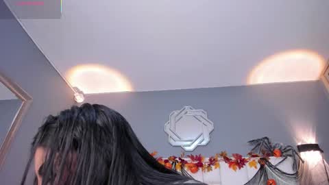 Snapshot of samanthaa_22_ chatting on 10.22.25 Samanthaa online show from 10.22.25