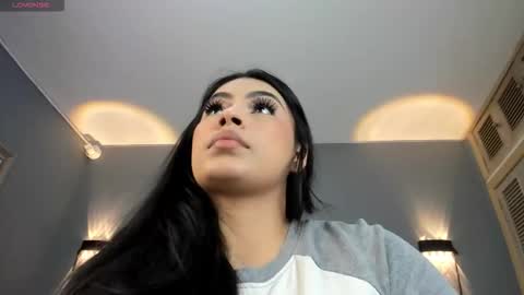 Snapshot of samanthaa_22_ chatting on 10.23.25 Samanthaa online show from 10.23.25