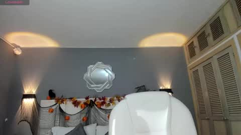 Snapshot of samanthaa_22_ chatting on 10.27.25 Samanthaa online show from 10.27.25