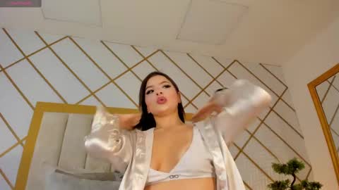   online show from 03.04.25