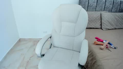 Snapshot of samanthakt2 chatting on 02.03.25 sam online show from 02.03.25