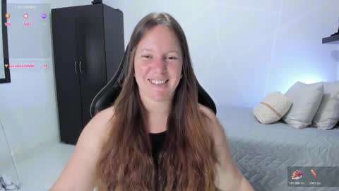 Snapshot of samanthaleon chatting on 10.18.25 Samantha samy online show from 10.18.25