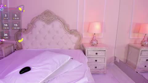 Snapshot of samanthapierce chatting on 09.25.25 Samantha online show from 09.25.25