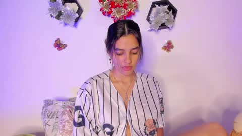 Samara is my name a pleasure delighted that you are here leave your thumb up it is important to me online show from 01.11.25