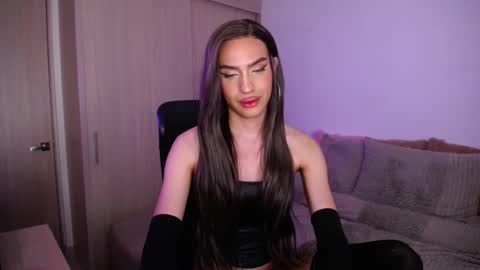 Samara Silex online show from 10.05.25