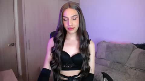 Samara Silex online show from 10.15.25