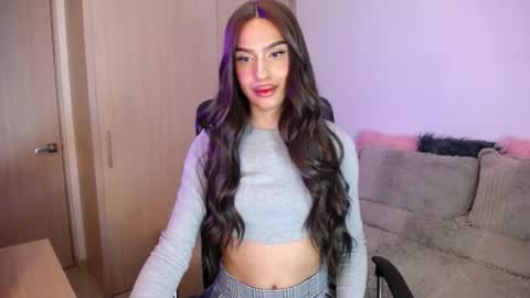 Samara Silex online show from 10.16.25