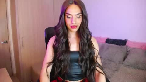 Samara Silex online show from 10.17.25