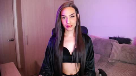 Samara Silex online show from 11.03.25