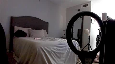 Yaya online show from 10.20.25