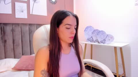 Snapshot of samii_live chatting on 02.25.25 Samii online show from 02.25.25