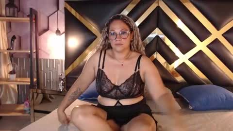Snapshot of samira_lennox chatting on 06.24.26 SAMIRA online show from 06.24.26
