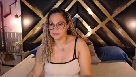 Snapshot of samira_lennox chatting on 07.10.26 SAMIRA online show from 07.10.26