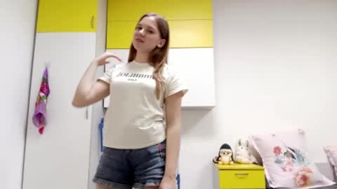 Snapshot of samirasosinski chatting on 03.31.26 samirasosinski online show from 03.31.26